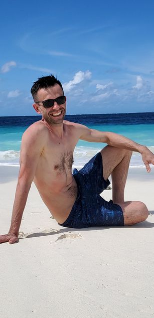 Model - SteveTiger striptease