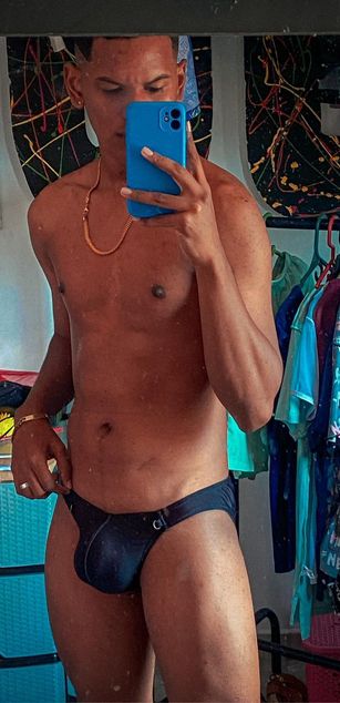 Model - leonarboy deepthroat