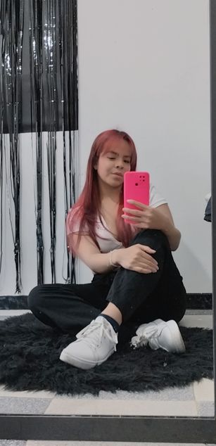 Model - I am Katy blowjob