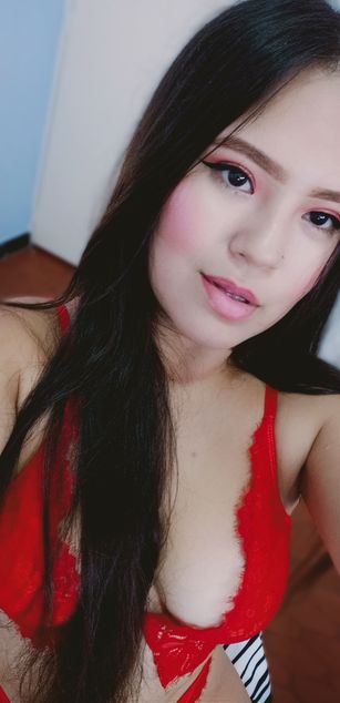 Model - Samy blowjob