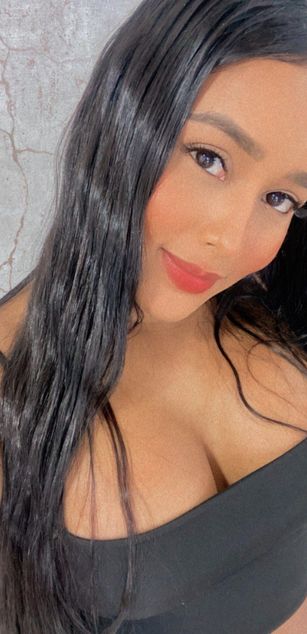 Model - Abby Marshall deepthroat