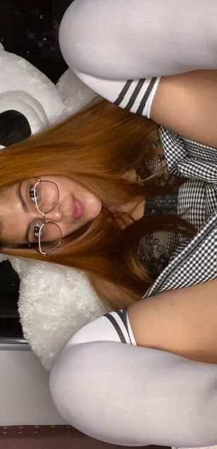 Model - Katy Clever deepthroat