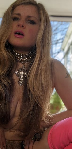 Model - Rosie Morrell Sex Therapist goddess