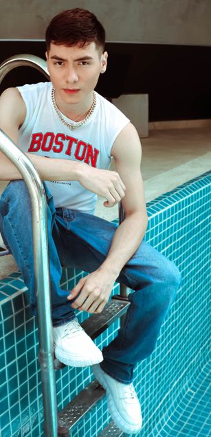 Model - DylanStrauss deepthroat