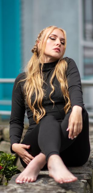 Model - Emily Sumer deepthroat