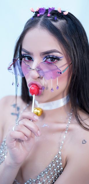 Model - AbbieRhondes striptease