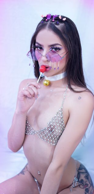 Model - AbbieRhondes striptease