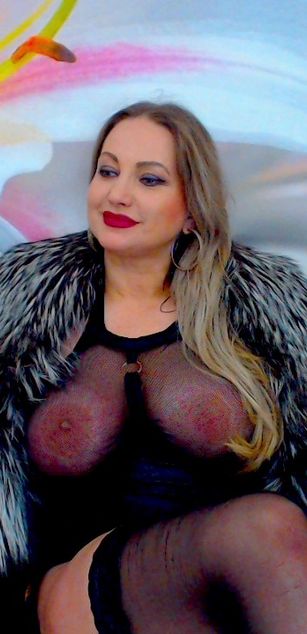 Model - LillyDiaz deepthroat