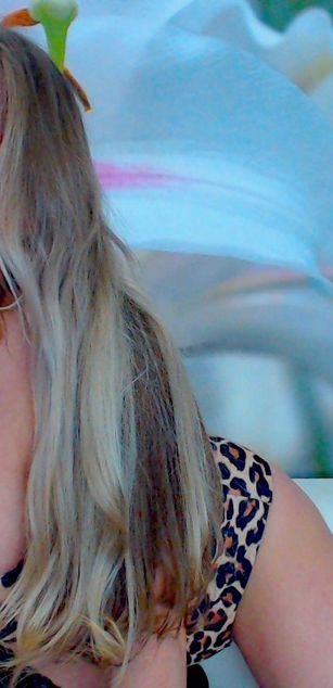 Model - LillyDiaz deepthroat