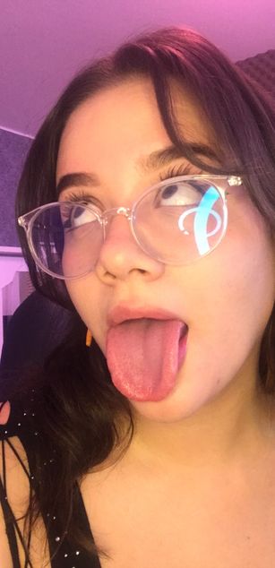 Model - ChloeMontes boobs