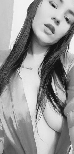 Model - Freya squirt