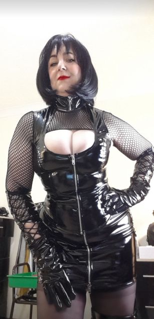 Model - BRITISH BITCHDOM dominatrix