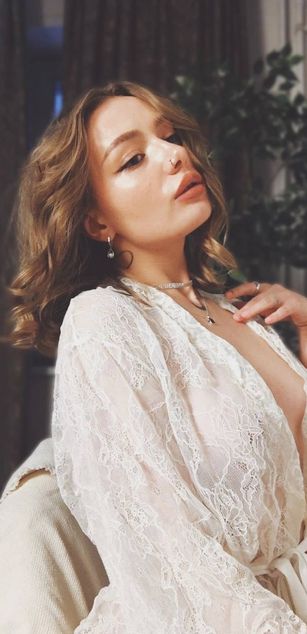 Model - Kristy blowjob