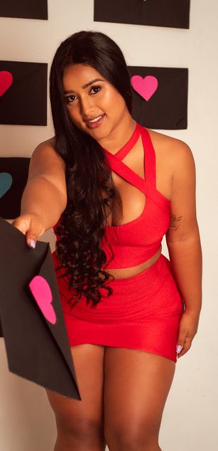 Model - Abby Marshall deepthroat