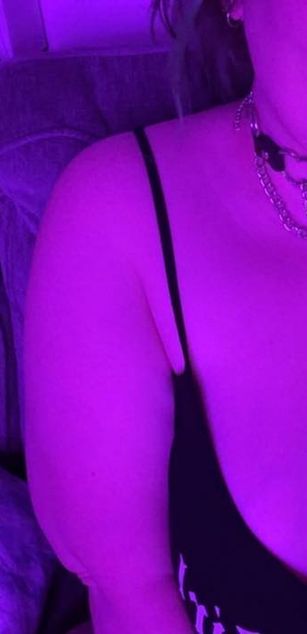 Model - Nurse Peach blowjob