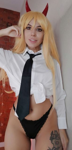 Model - Lia deepthroat