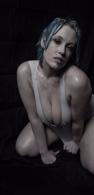 Model - Molly Peaks 2