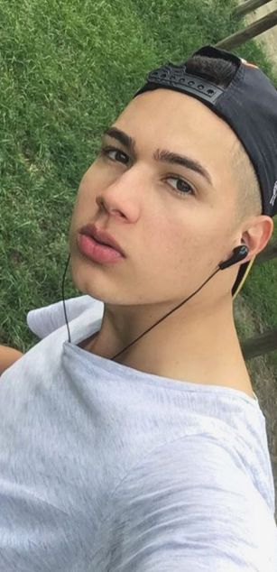 Model - Diego_vergara_ deepthroat