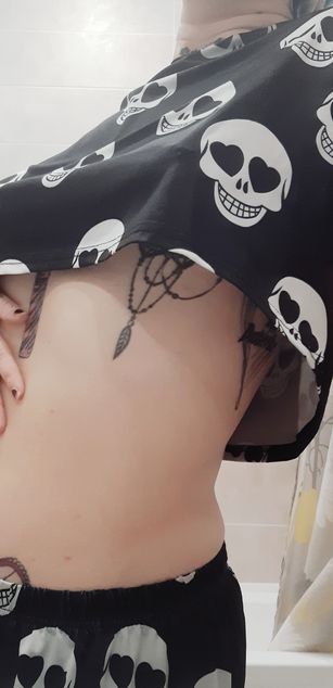 Model - Messalina feet