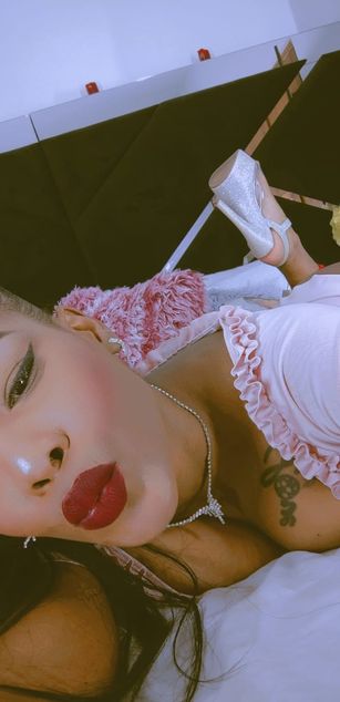 Model - Ashanty D.Brown pussy