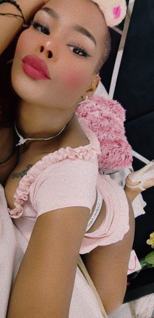 Model - Ashanty D.Brown pussy