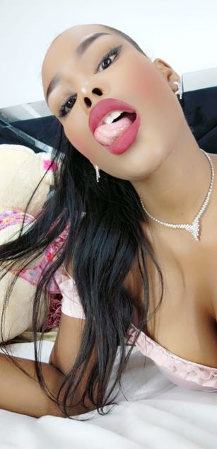 Model - Ashanty D.Brown pussy