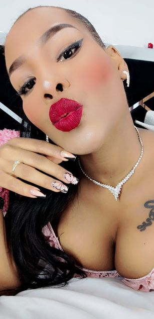 Model - Ashanty D.Brown pussy