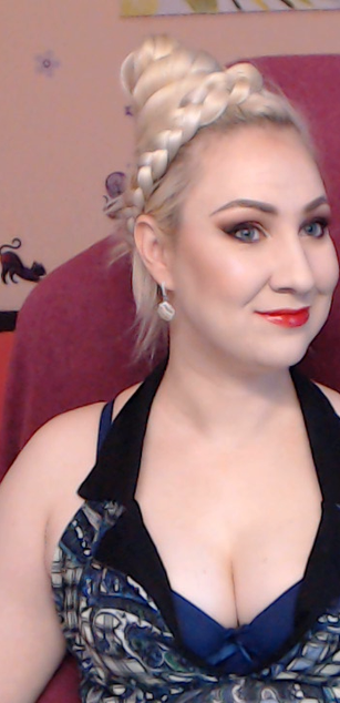 Model - Miss Lexy Gold fetish