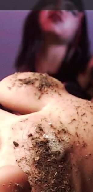 Model - FEET ADDICTION dominatrix