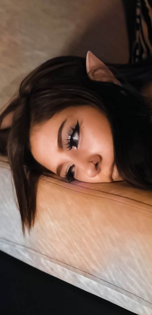 Model - Yomiloops dirtytalk