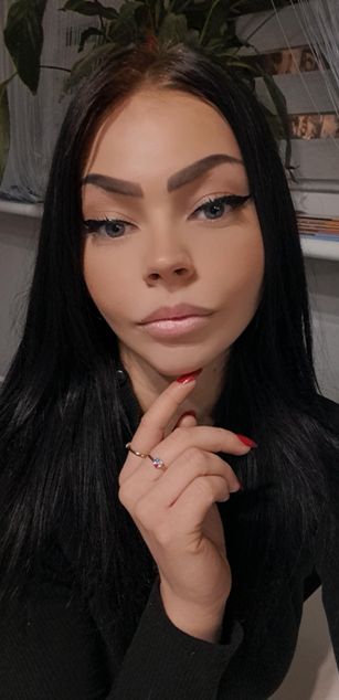 Model - StacyLips sexy