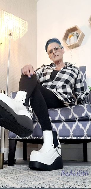 Model - BeALilith roleplay