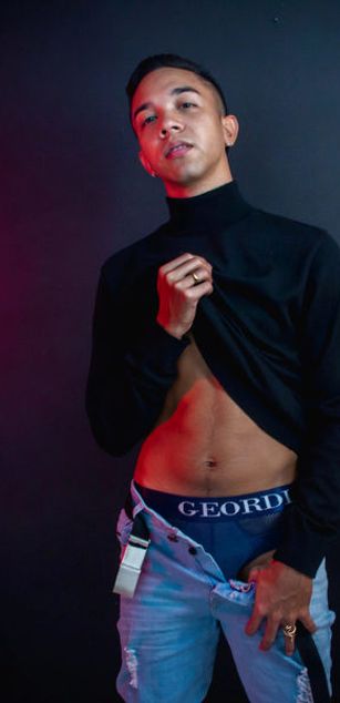 Model - Jefferson Alfonzo Davila Delgado cum