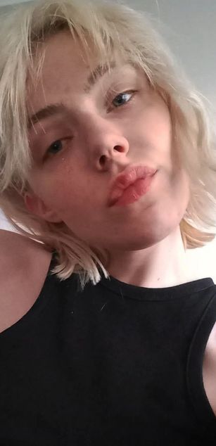 Model - Niki None legs