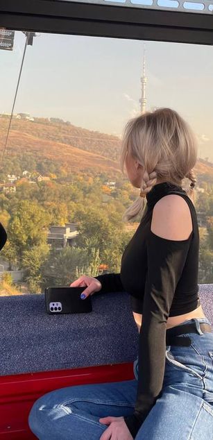 Model - Niki None legs