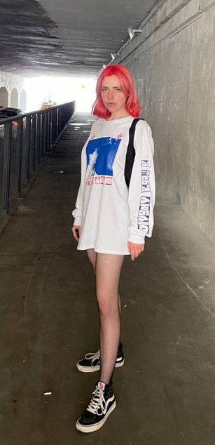 Model - Niki None legs