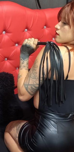 Model - ChaneelMcquensi feet