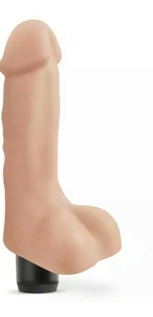 Model - ChaneelMcquensi feet