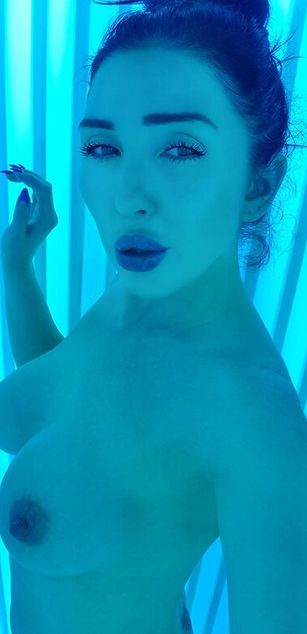 Model - Dalia Lavish toys