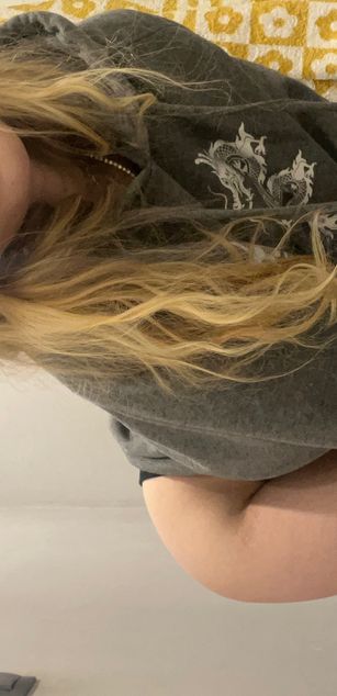 Model - AnyAmaazzy blowjob