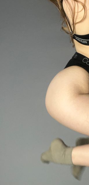 Model - AnyAmaazzy blowjob