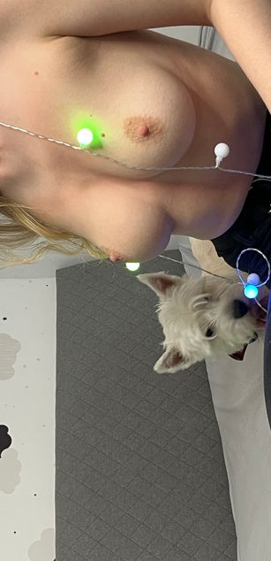 Model - AnyAmaazzy blowjob