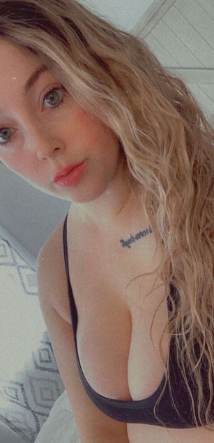 Model - Goddess Paige ass