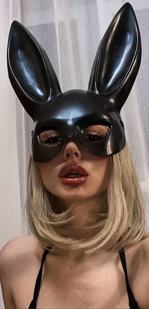 Model - RebeccaMichaelson deepthroat