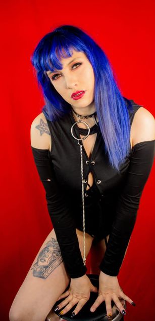 Model - Marie Morgasn fetish