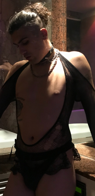 Model - Skinny Softboy blowjob