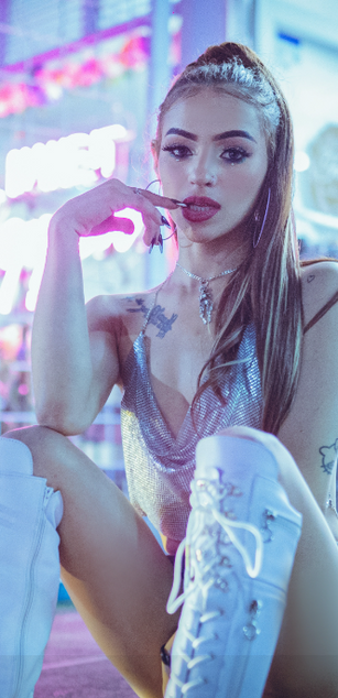 Model - AbbieRhondes striptease