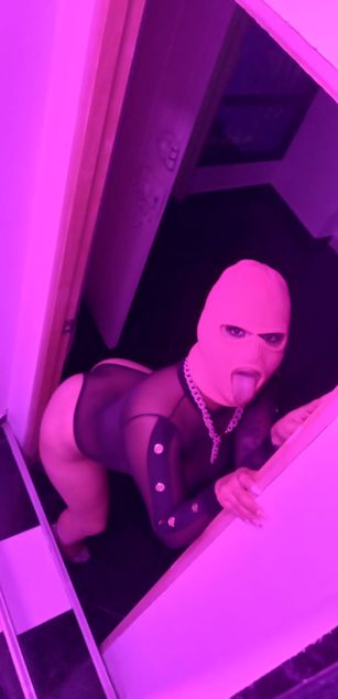 Model - SiennaScott dp