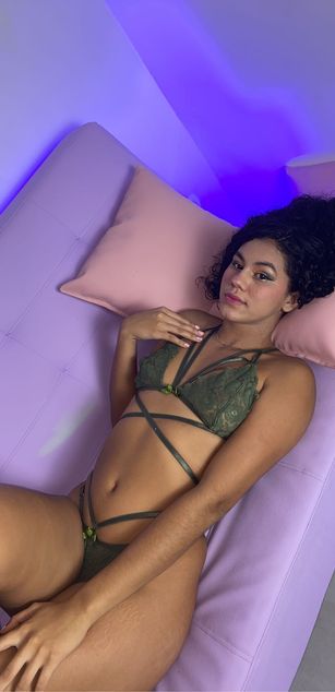 Model - kenyal boobs