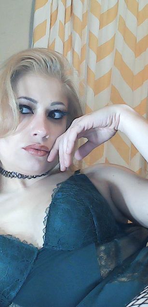 Model - LoraliLynn fetish